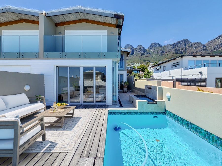 3 Bedroom Property for Sale in Bakoven Western Cape